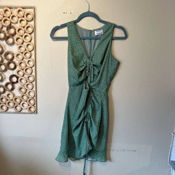 Runaway designed in Australia size xs front folded design - Picture 4 of 7